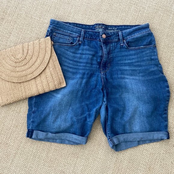 Levi's  Strauss Signature  Cuffed Whiskering  Mid Rise Jean  Bermuda Shorts 14 - Picture 2 of 8